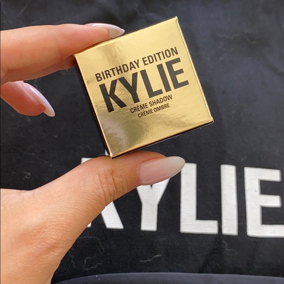 Kylie cosmetics bundle